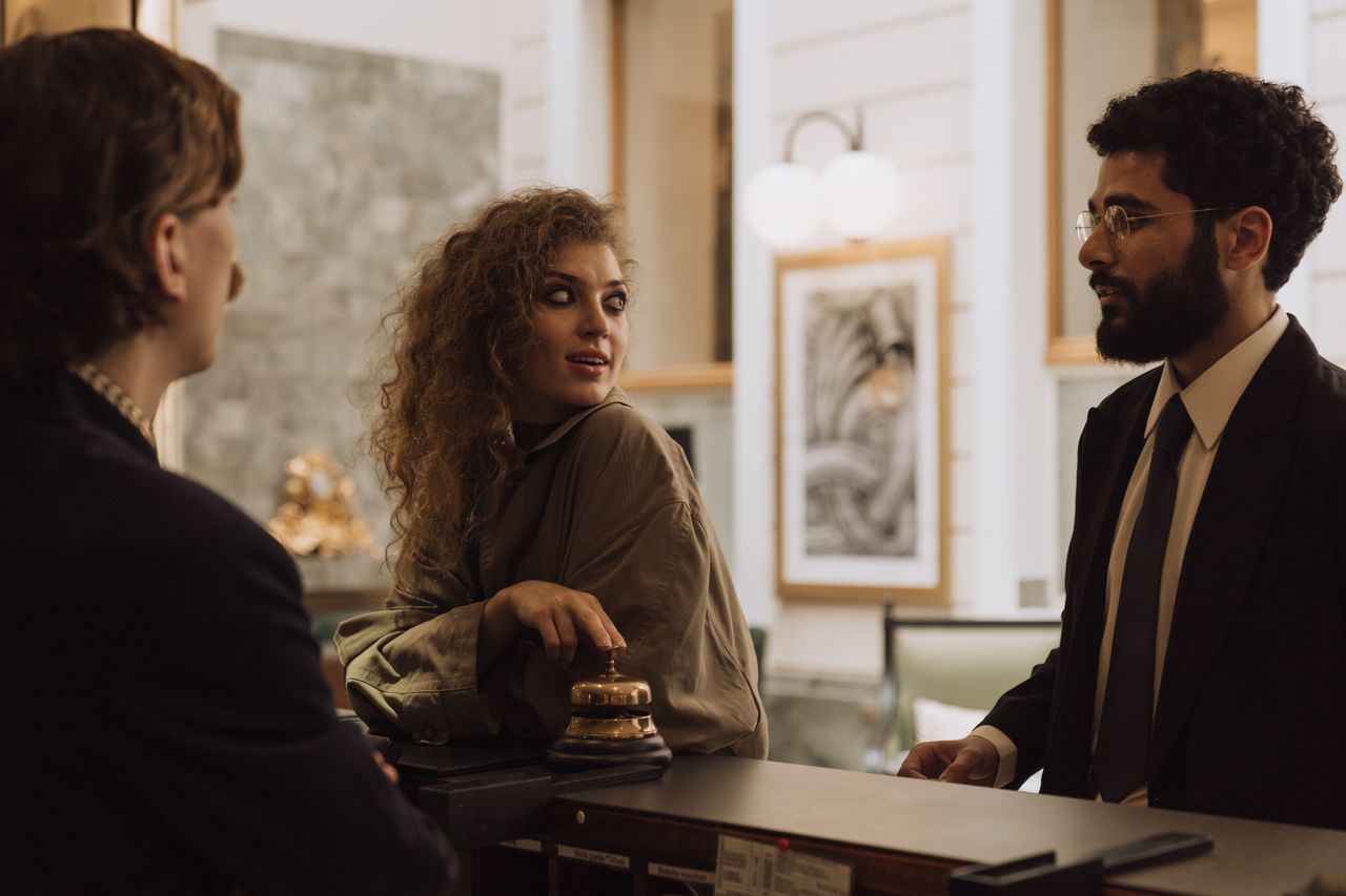 How Elite Hospitality Managers Turn Challenges into Executive Wins