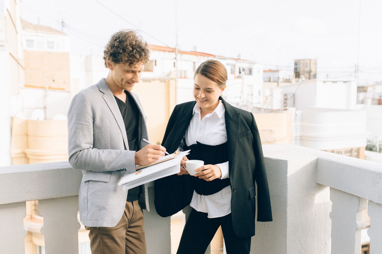 Is an Online MBA in Facilities Management Worth It for Senior Managers? Strategic ROI, Leadership Acceleration, and Corporate Governance