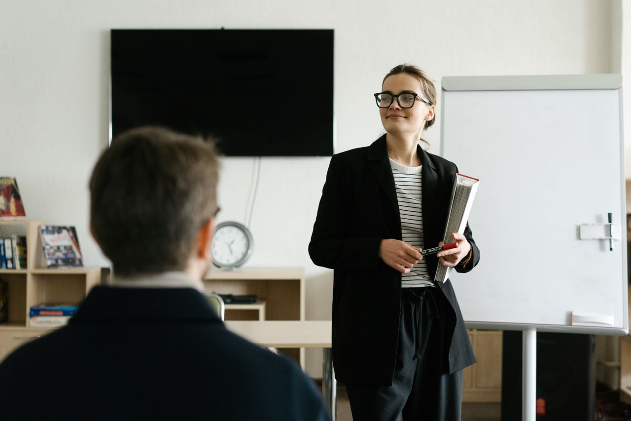 Online PhD in Education Without Traditional Exams: Understanding Assignment-Based Doctoral Learning