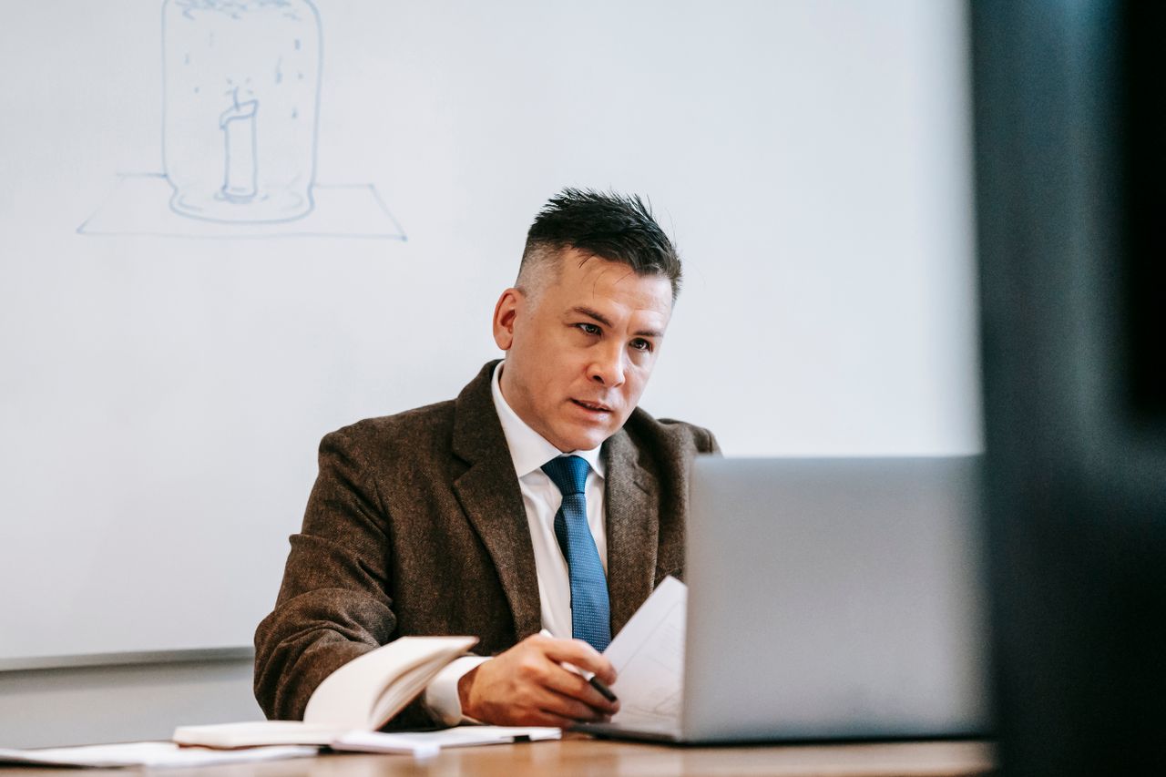 How Educational Consultants Can Strengthen Their Expertise Through Doctoral Research